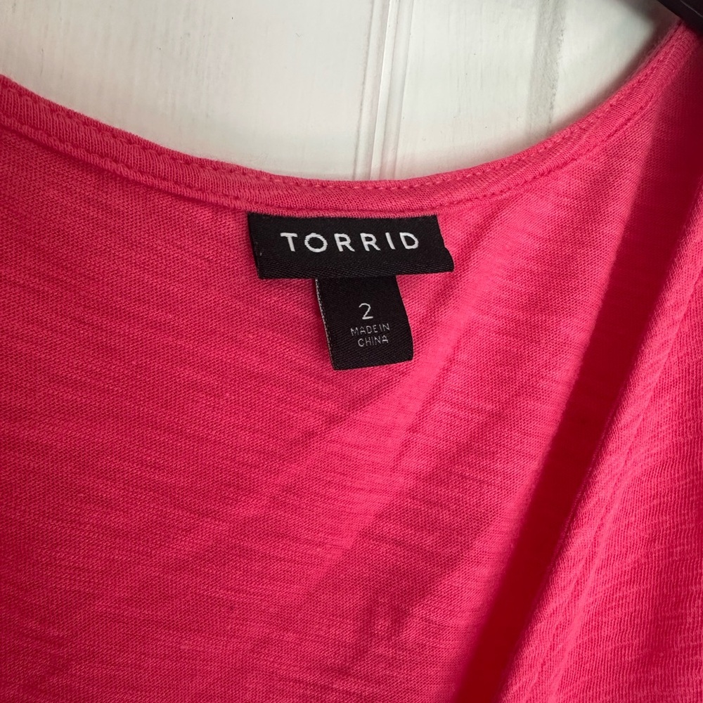 Torrid Size 2 / 2x Pink Cotton V-Neck Faux Wrap Peplum Top - Picture 3 of 4